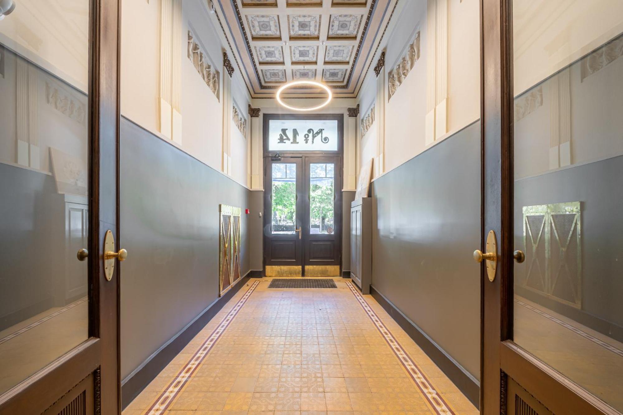 Prestigious Former Library Apartment - Perfect Location Riga Extérieur photo